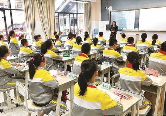 昆明市五华区华山中学收费标准(学费)及学校简介