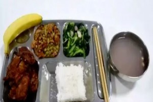 成都外国语学校食堂伙食条件(图文)