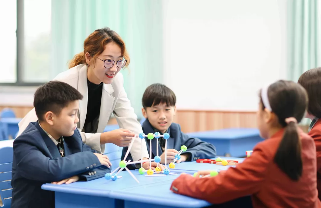 2024年武汉海淀外国语实验学校小学综合素质班招生简章(附收费标准)