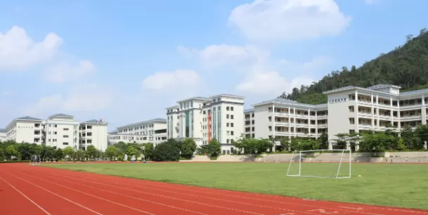 东莞市粤华学校