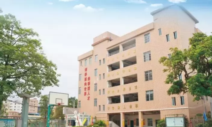 广州市白云区嘉龙小学