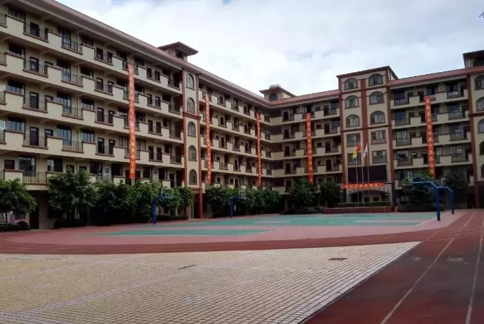 广州市花都区万和学校