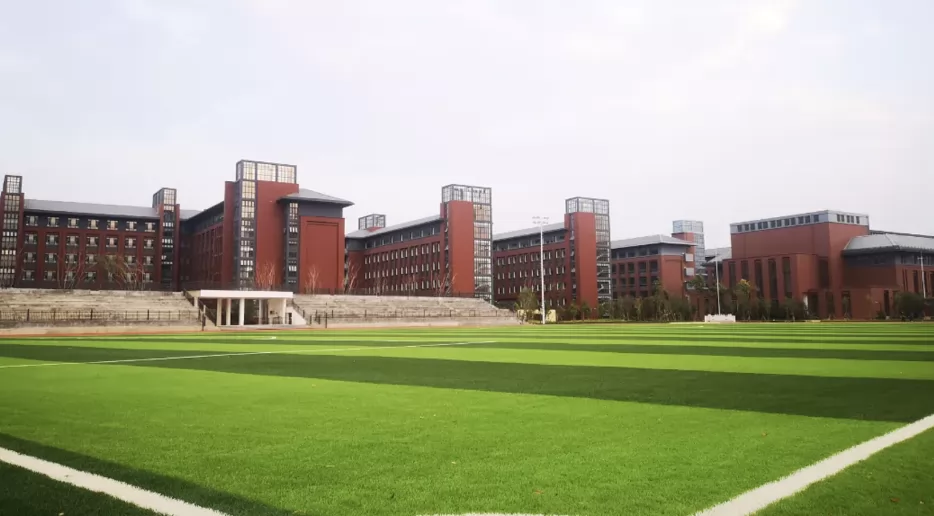 昆明市官渡区北京八十学校