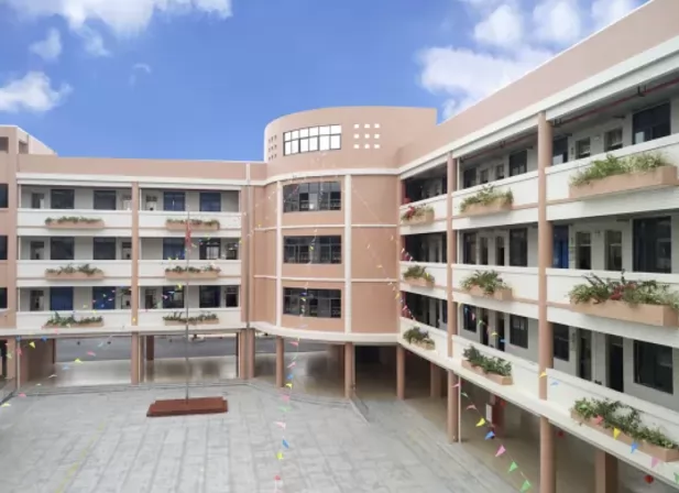 东方番村小学